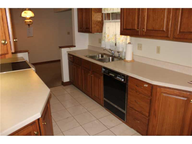 3044 River Road Vandergrift, PA 15690 - Photo 3 of 14 Kitchen.