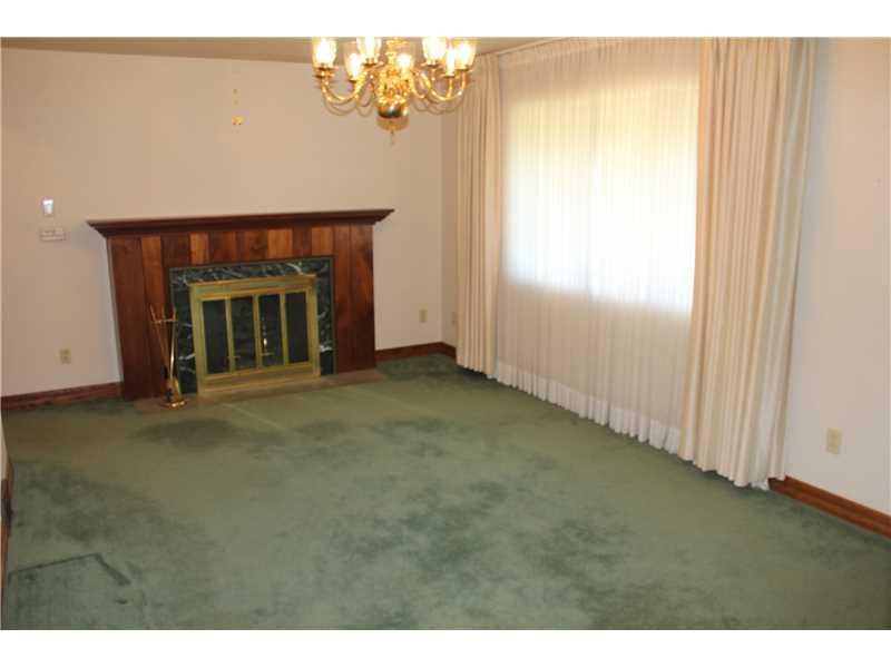 3044 River Road Vandergrift, PA 15690 - Photo 5 of 14 Dining Room.