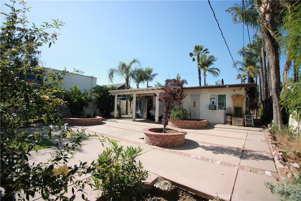 249 West 6th Street Perris, CA 92570 - Photo 3 of 5