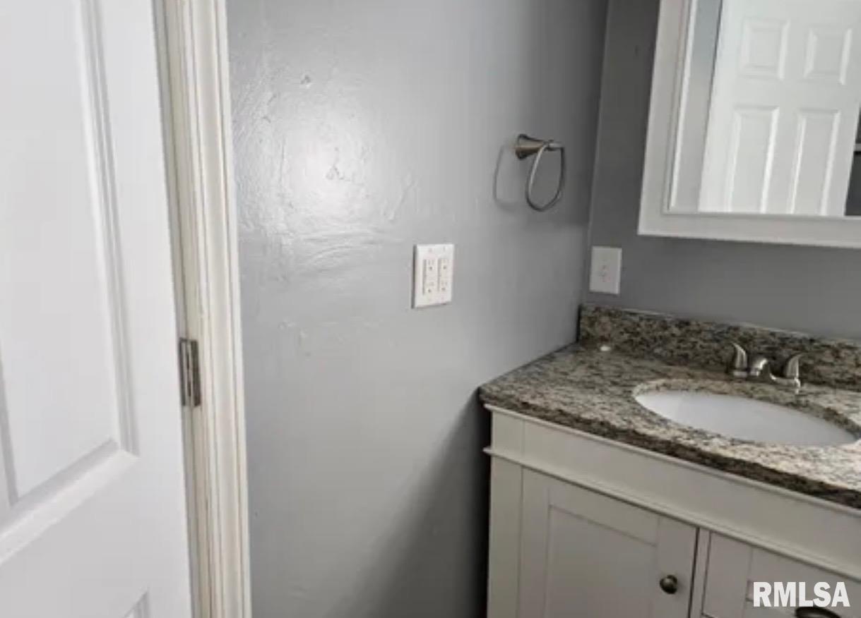 564 South Main Street Canton, IL 61520 - Photo 12 of 17