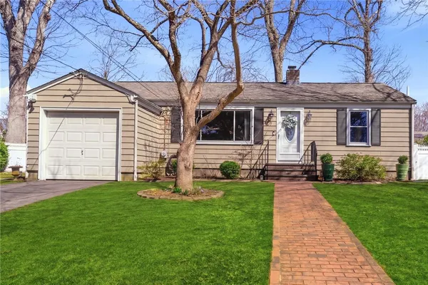 $469,999 | 9 Tophill Circle, Cranston, RI 02920
