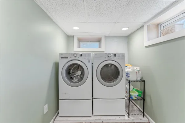 $469,999 | 9 Tophill Circle, Cranston, RI 02920