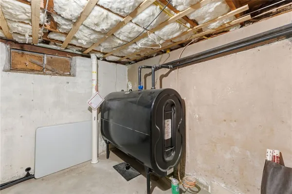 $469,999 | 9 Tophill Circle, Cranston, RI 02920