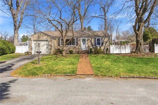 $469,999 | 9 Tophill Circle, Cranston, RI 02920