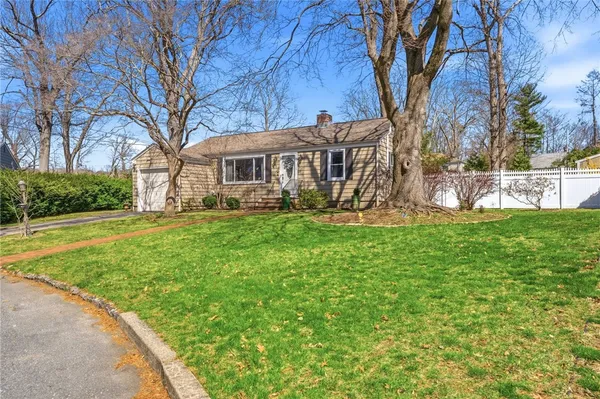 $469,999 | 9 Tophill Circle, Cranston, RI 02920