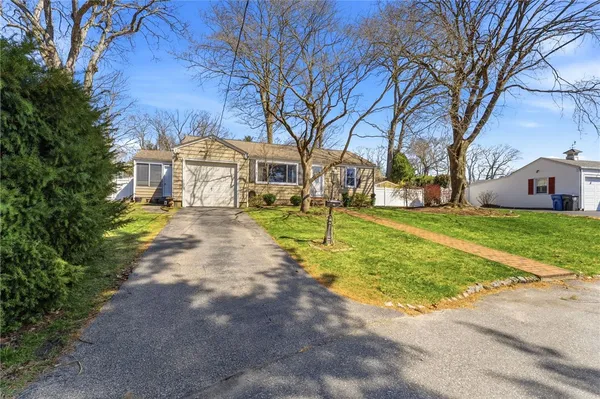 $469,999 | 9 Tophill Circle, Cranston, RI 02920