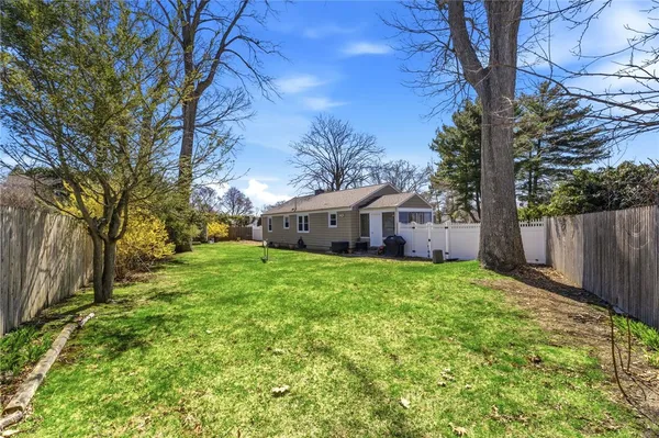 $469,999 | 9 Tophill Circle, Cranston, RI 02920