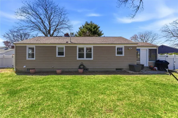 $469,999 | 9 Tophill Circle, Cranston, RI 02920