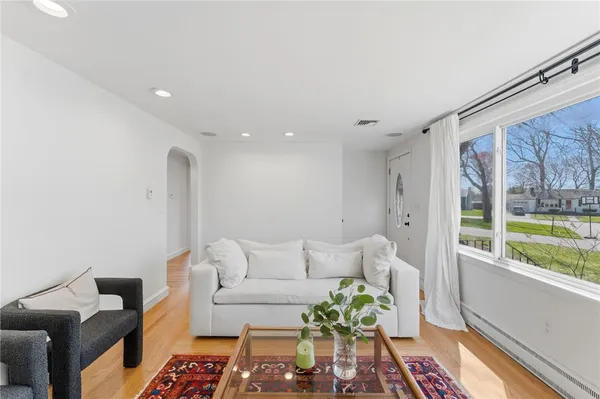 $469,999 | 9 Tophill Circle, Cranston, RI 02920