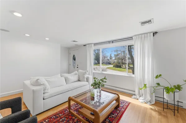 $469,999 | 9 Tophill Circle, Cranston, RI 02920