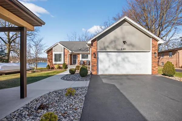 $949,000 | 242 Steves Scenic Drive, Horton, MI 49246