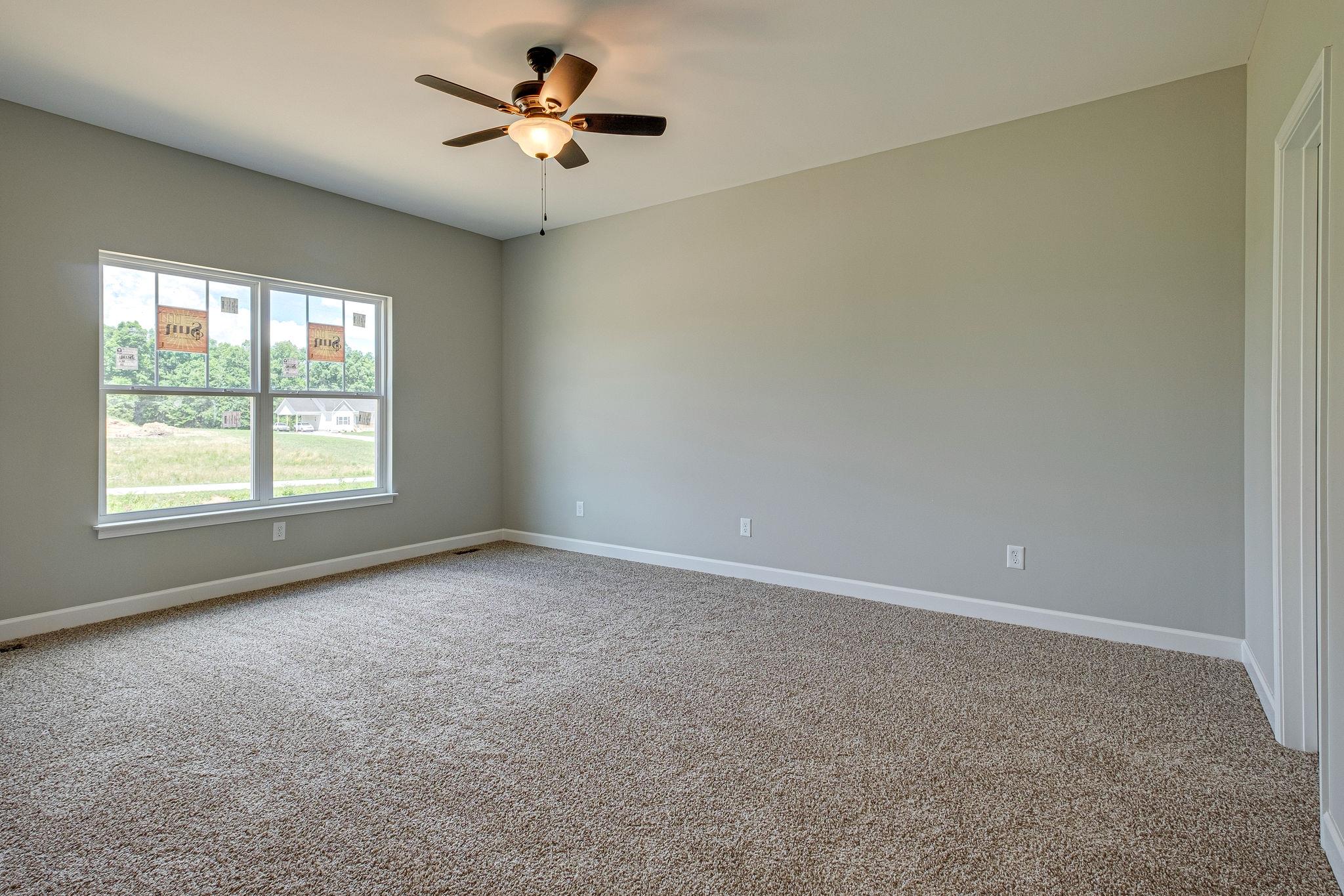 1195 Liberty Road Charlotte, TN 37036 - Photo 11 of 27 Large Master Bedroom w/ Full Bath