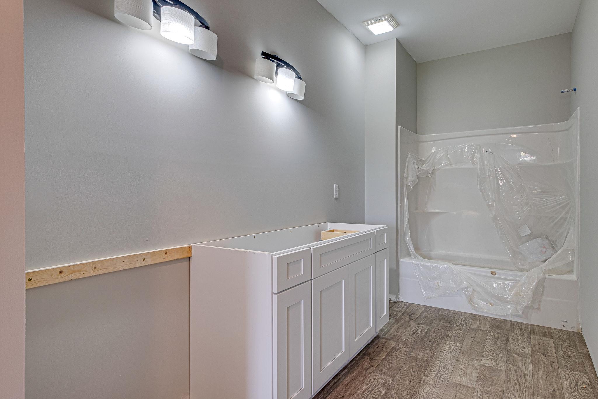 1195 Liberty Road Charlotte, TN 37036 - Photo 13 of 27 Private Master Bath