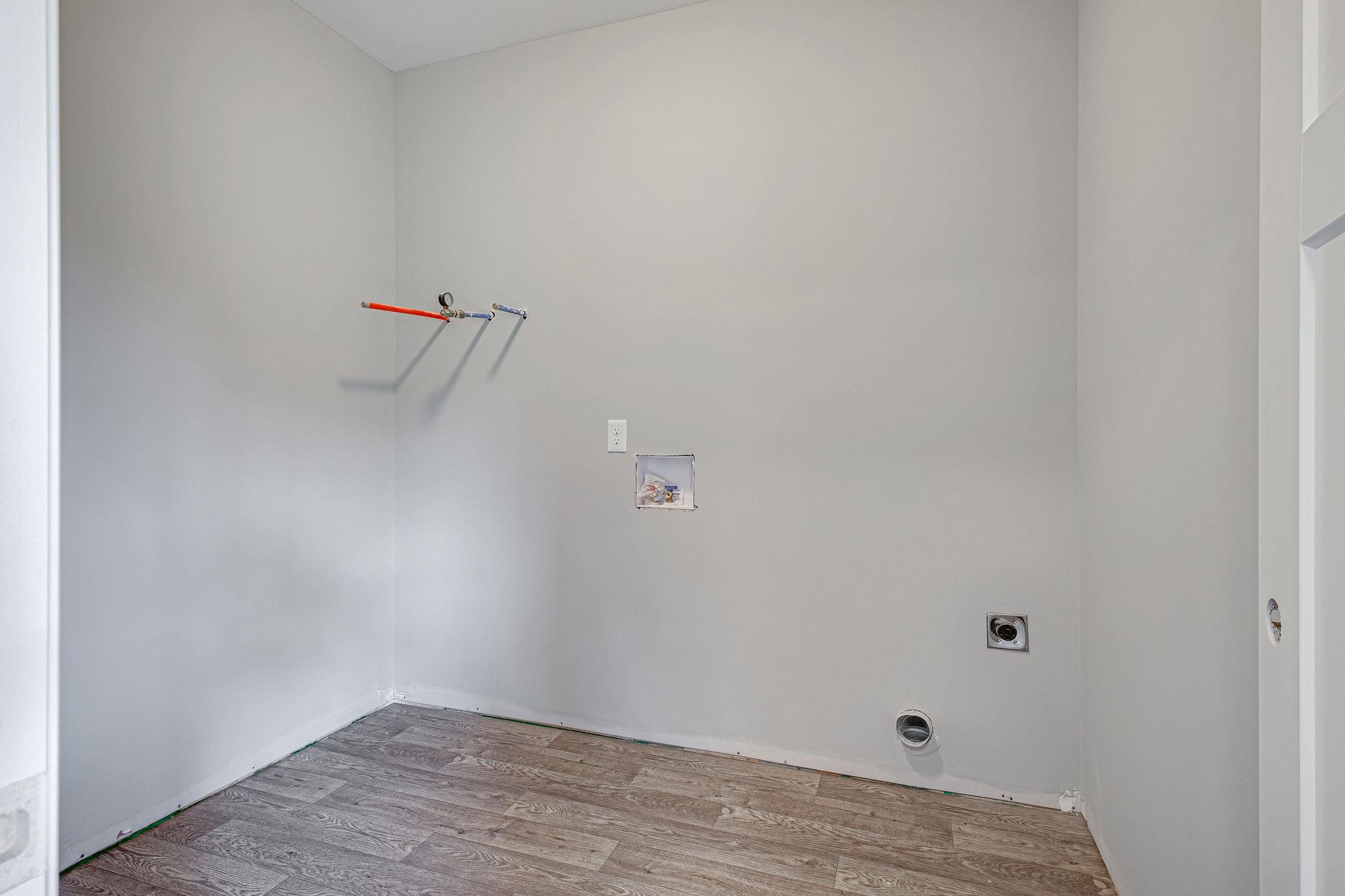1195 Liberty Road Charlotte, TN 37036 - Photo 21 of 27 Utility Room/Large Pantry Room