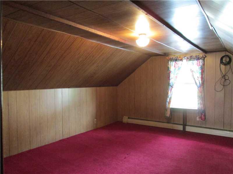 Bedroom. third bedroom is captive