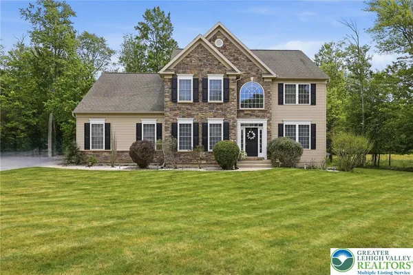 $669,000 | 1017 Woodberry Drive, Mountain Top, PA 18707