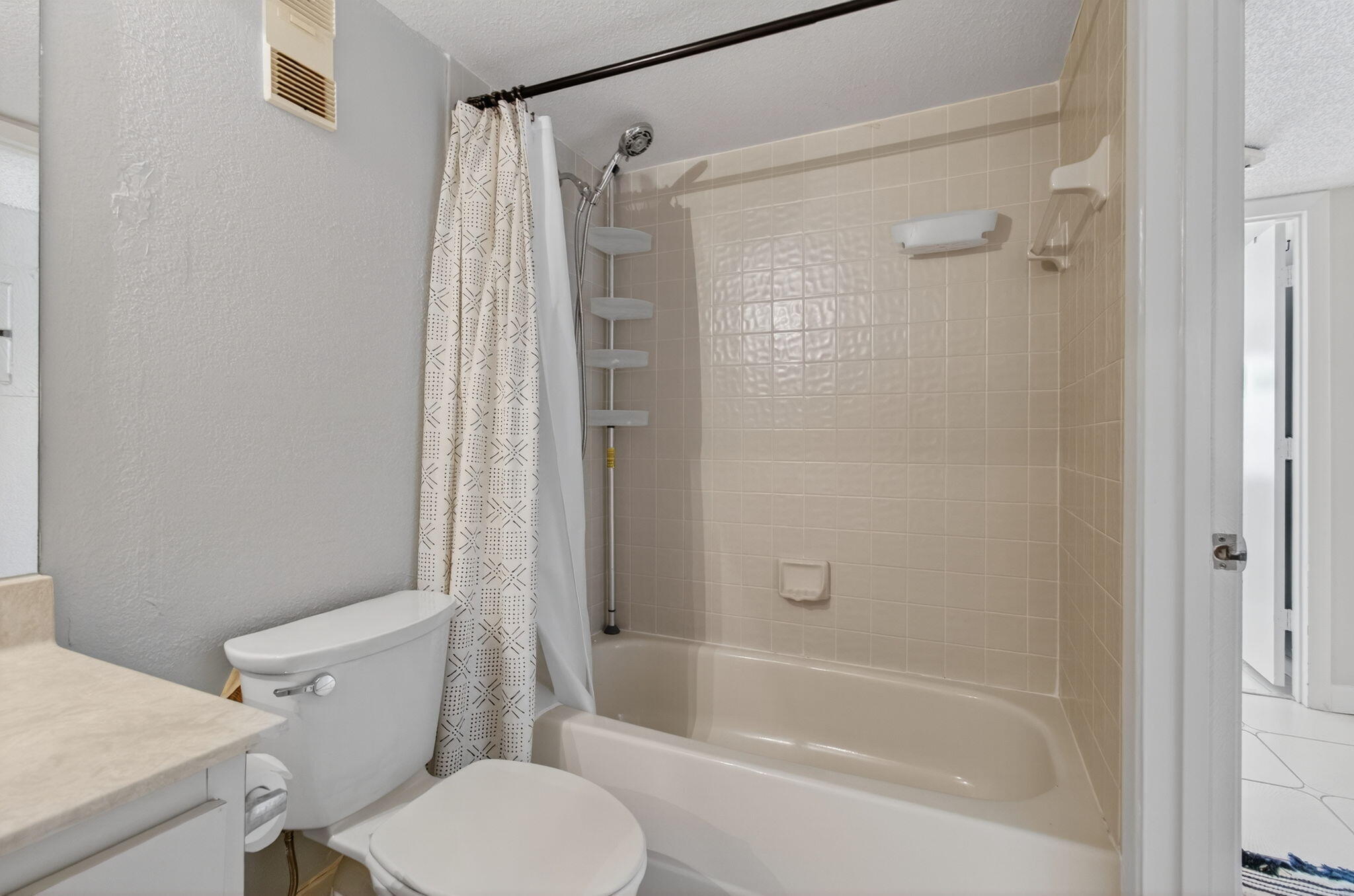 7340 Amberly Lane, Unit 101 Delray Beach, FL 33446 - Photo 49 of 90 49-web-or-mls-DSC_5942