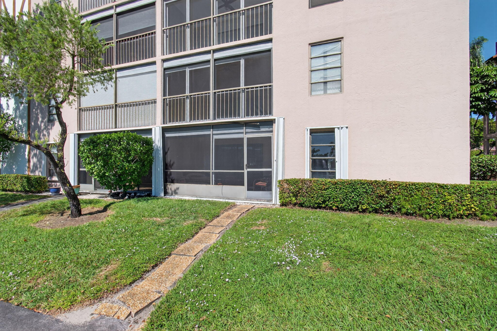 7340 Amberly Lane, Unit 101 Delray Beach, FL 33446 - Photo 54 of 90 54-web-or-mls-DSC_5440