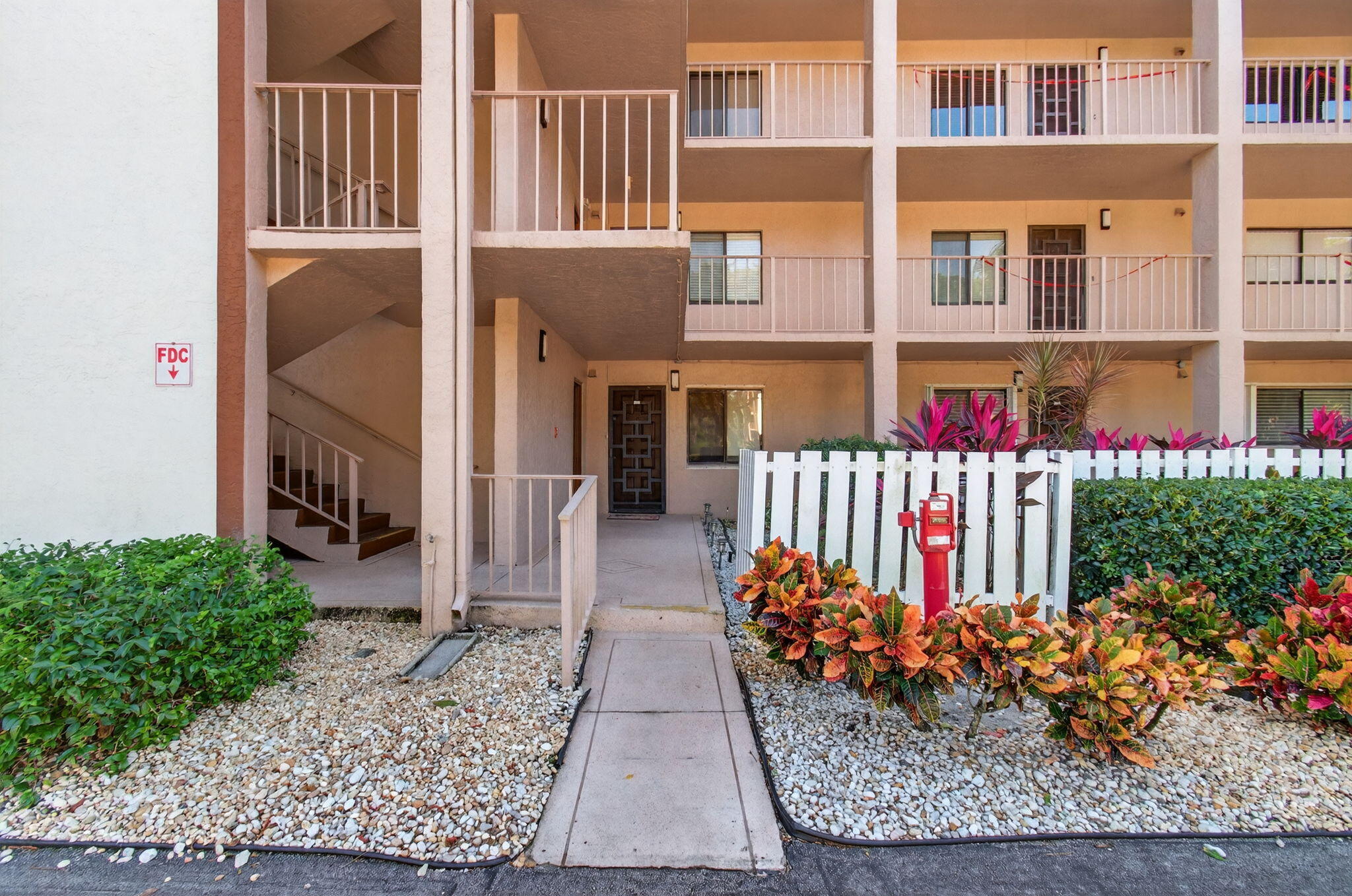 7340 Amberly Lane, Unit 101 Delray Beach, FL 33446 - Photo 6 of 90 5-web-or-mls-DSC_5532