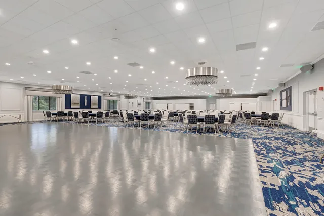 $2,000 | 7340 Amberly Lane, Unit 101, Delray Beach, FL 33446