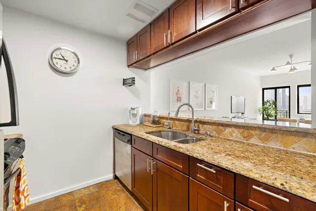 $549,000 | 205 10th Street, Unit 9S, Jersey City, NJ 07302