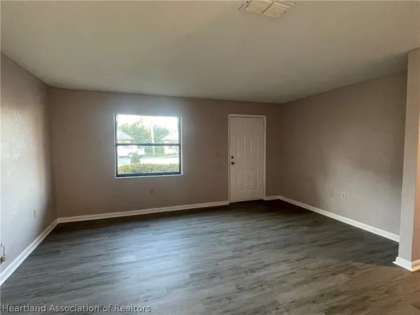 $1,100 | 493 Las Palmas Circle, Unit 668, Avon Park, FL 33825