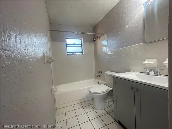 $1,100 | 493 Las Palmas Circle, Unit 668, Avon Park, FL 33825
