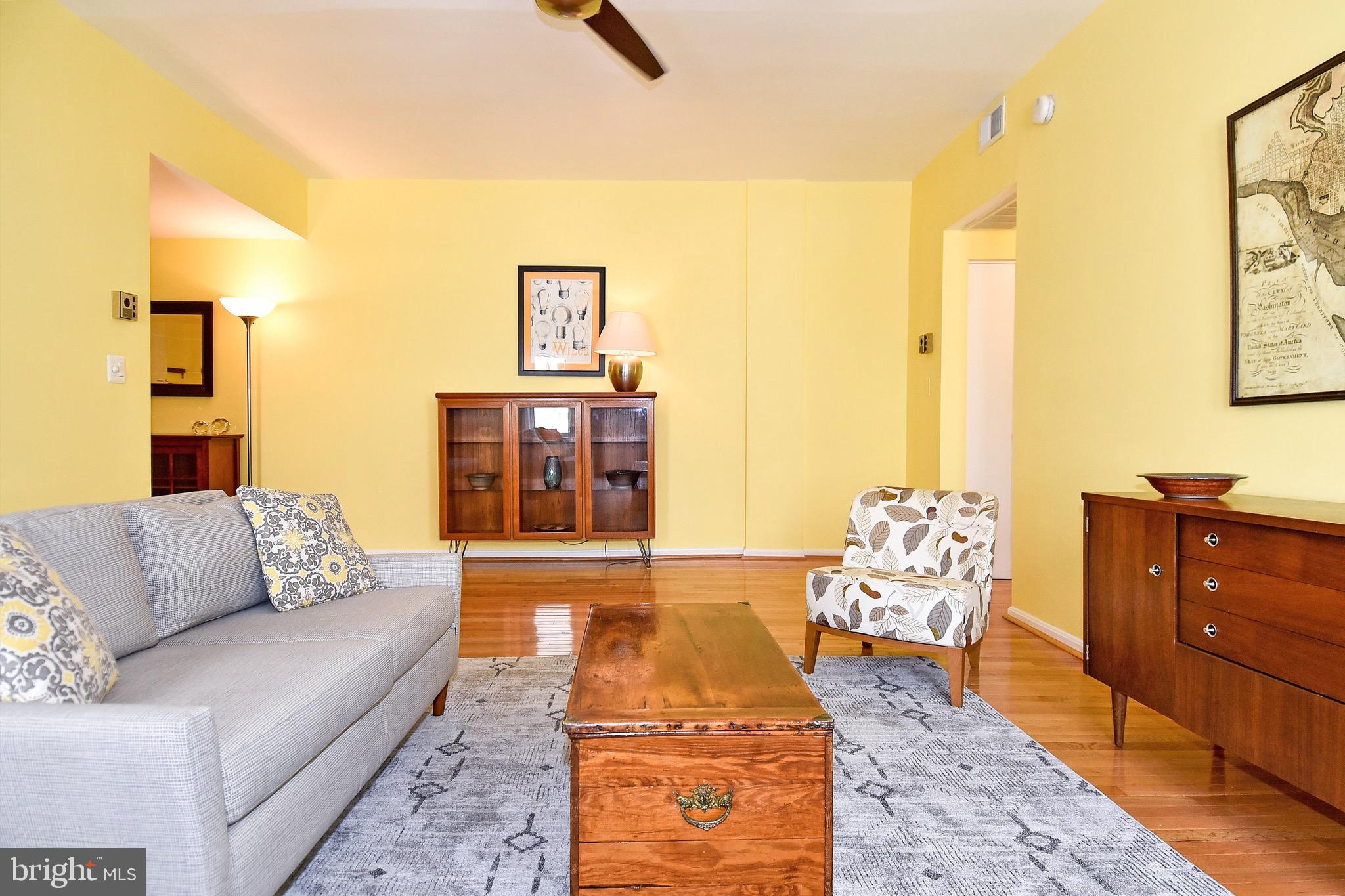 1669 Columbia Road Northwest, Unit 409 Washington, DC 20009 - Photo 14 of 47 Living Room