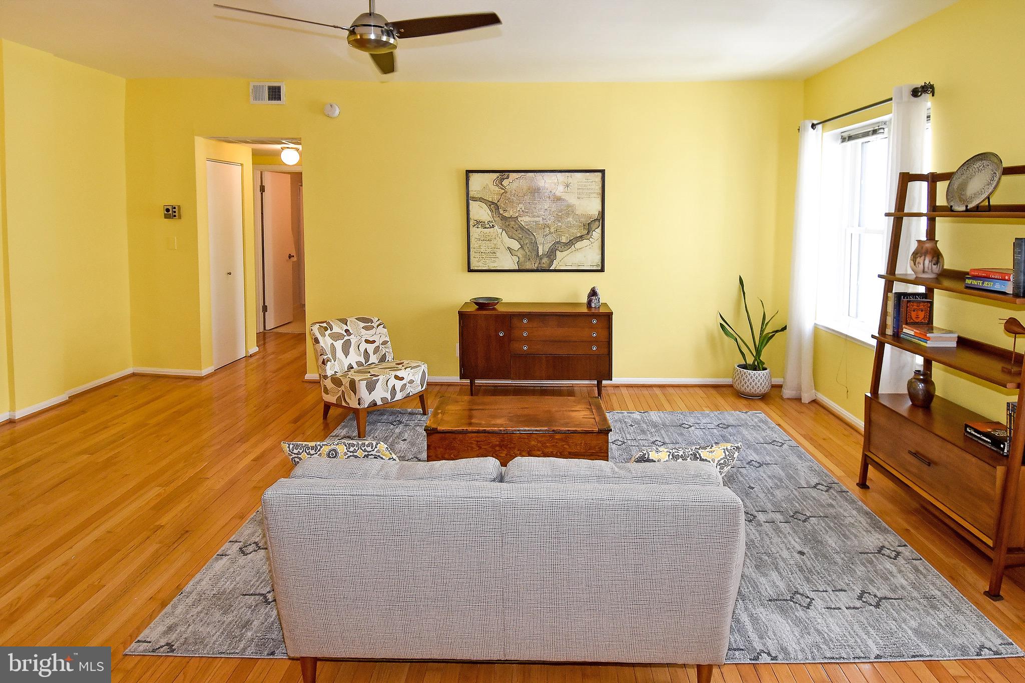 1669 Columbia Road Northwest, Unit 409 Washington, DC 20009 - Photo 15 of 47 Living Room