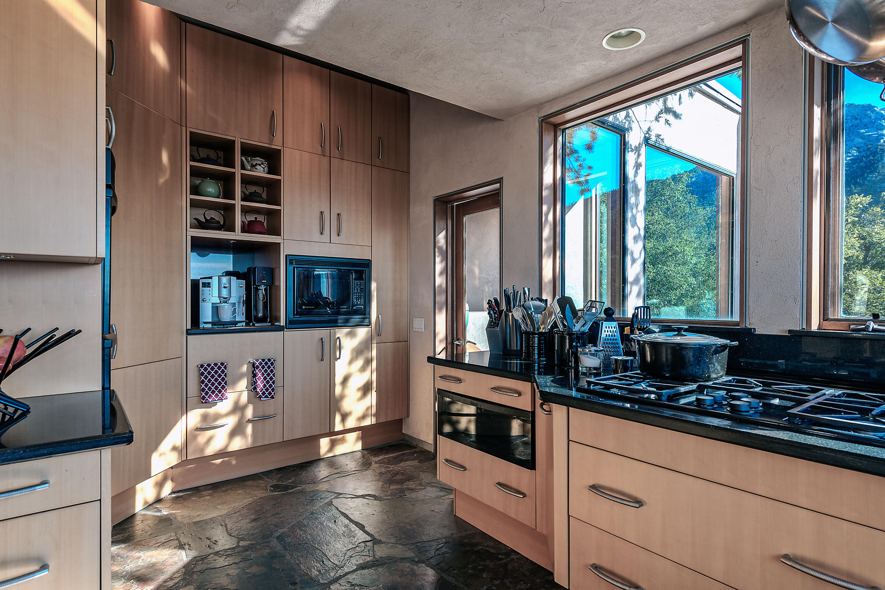 55290 Forest Haven Drive Idyllwild, CA 92549 - Photo 23 of 68 026_026_finals_55290_forest_haven_cochra