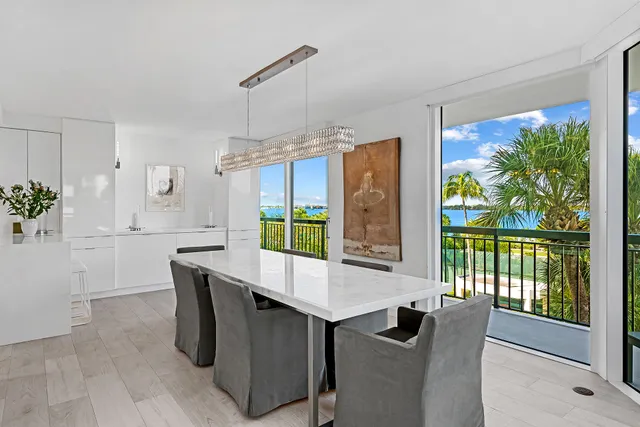 $3,150,000 | 3140 South Ocean Boulevard, Unit 307S, Palm Beach, FL 33480