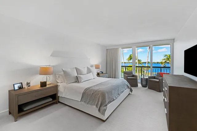 $3,150,000 | 3140 South Ocean Boulevard, Unit 307S, Palm Beach, FL 33480