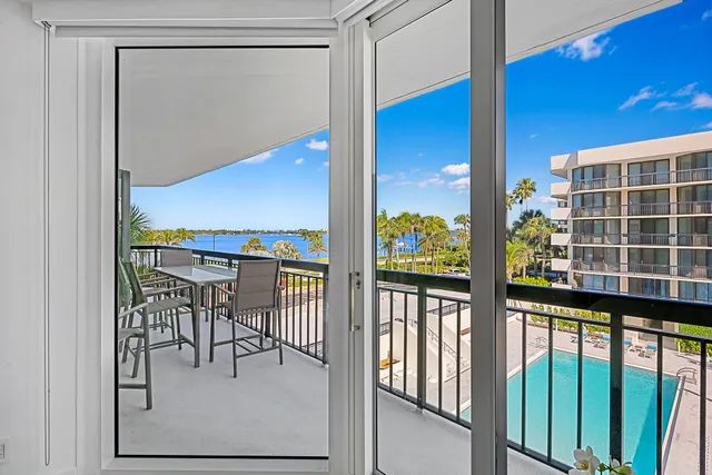 $3,150,000 | 3140 South Ocean Boulevard, Unit 307S, Palm Beach, FL 33480
