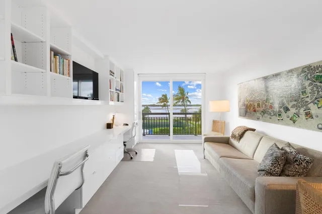 $3,150,000 | 3140 South Ocean Boulevard, Unit 307S, Palm Beach, FL 33480