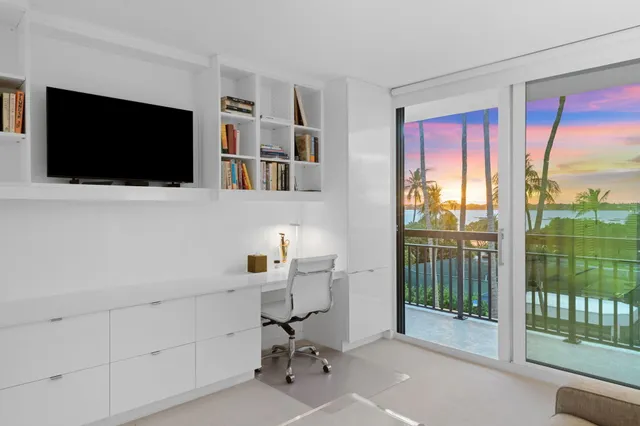 $3,150,000 | 3140 South Ocean Boulevard, Unit 307S, Palm Beach, FL 33480