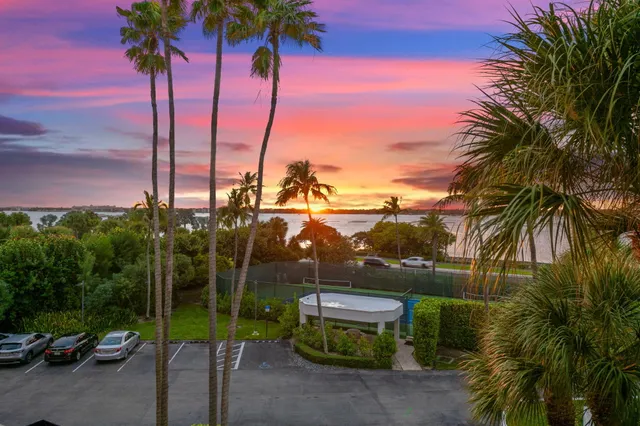 $3,150,000 | 3140 South Ocean Boulevard, Unit 307S, Palm Beach, FL 33480