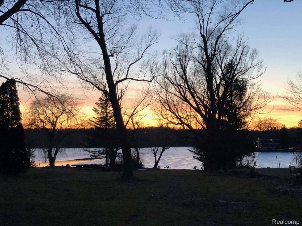 240 Kingston Road Leonard, MI 48367 - Photo 27 of 27 KINGSTON sunsettttt.jpg
