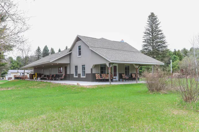 $425,000 | E2303 Aasen Road, Iola, WI 54945