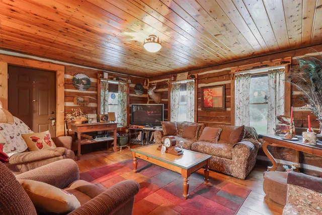 $425,000 | E2303 Aasen Road, Iola, WI 54945