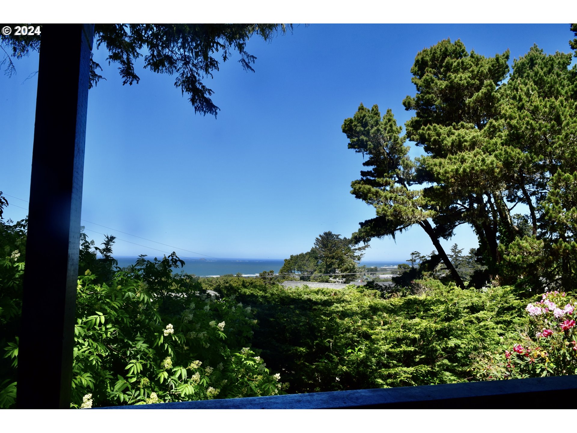 29280 Lacy Street Gold Beach, OR 97444 - Photo 3 of 38