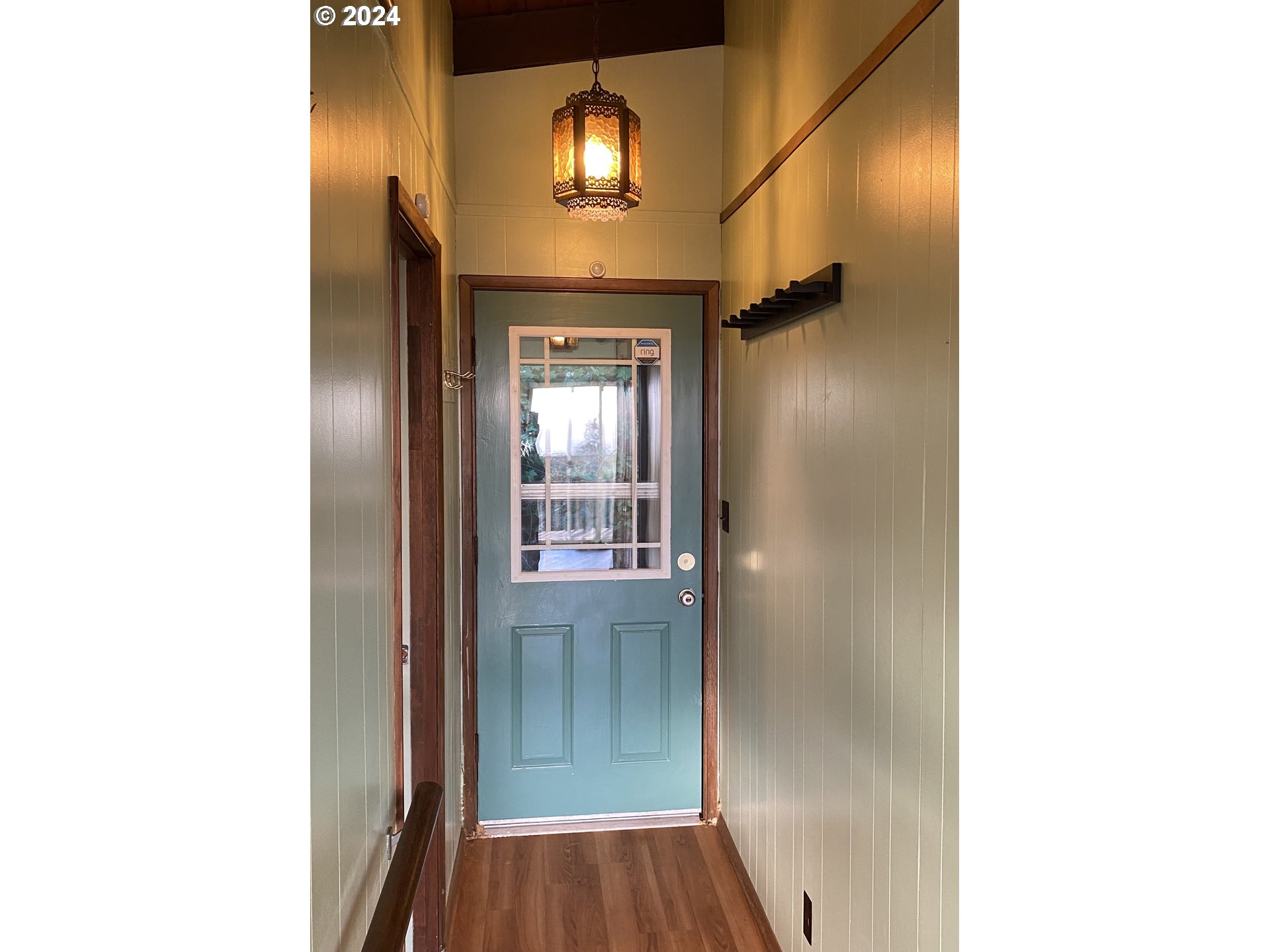 29280 Lacy Street Gold Beach, OR 97444 - Photo 31 of 38 a view of a livingroom with a hallway