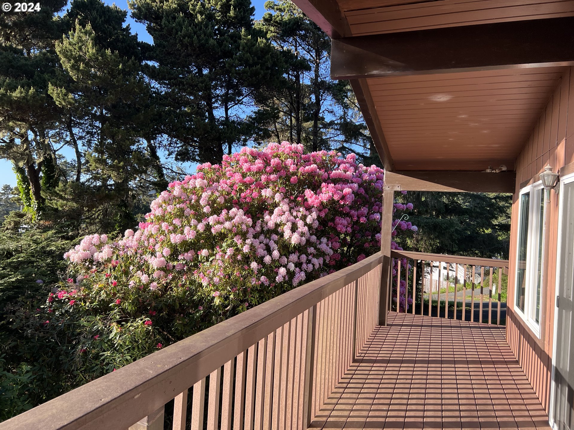 29280 Lacy Street Gold Beach, OR 97444 - Photo 33 of 38 a view of a porch