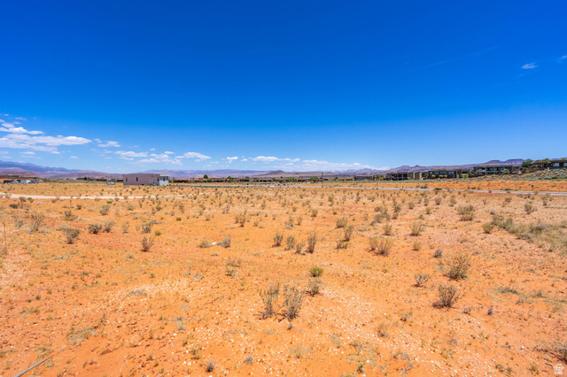 3306 South Endless Trail, Unit 33 Hurricane, UT 84737 - Photo 10 of 27 Expansive undeveloped parcel featuring a clear, flat terrain