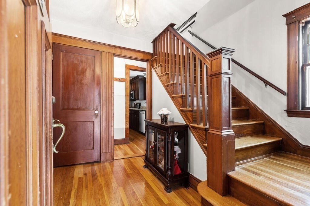 33 Pilgrim Road Milton, MA 02186 - Photo 10 of 42 Gallery Image 10