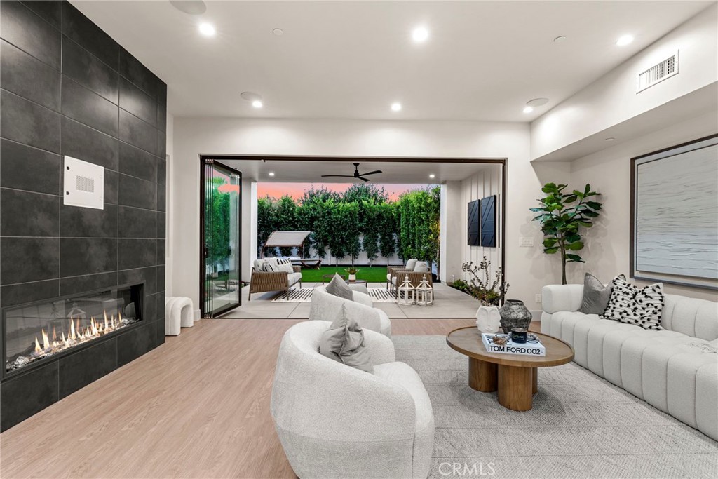 161 Cecil Place, Unit A Costa Mesa, CA 92627 - Photo 22 of 63