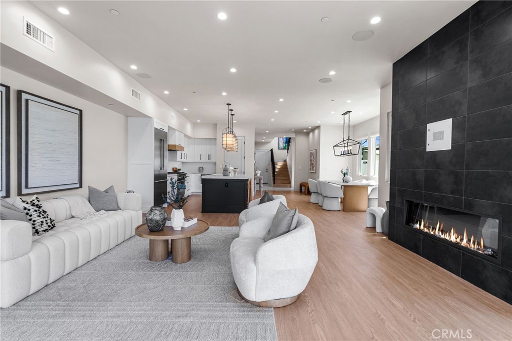 161 Cecil Place, Unit A Costa Mesa, CA 92627 - Photo 30 of 63