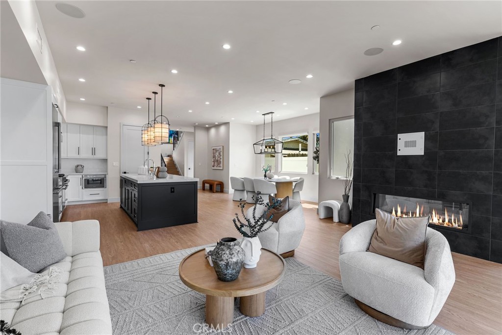 161 Cecil Place, Unit A Costa Mesa, CA 92627 - Photo 32 of 63