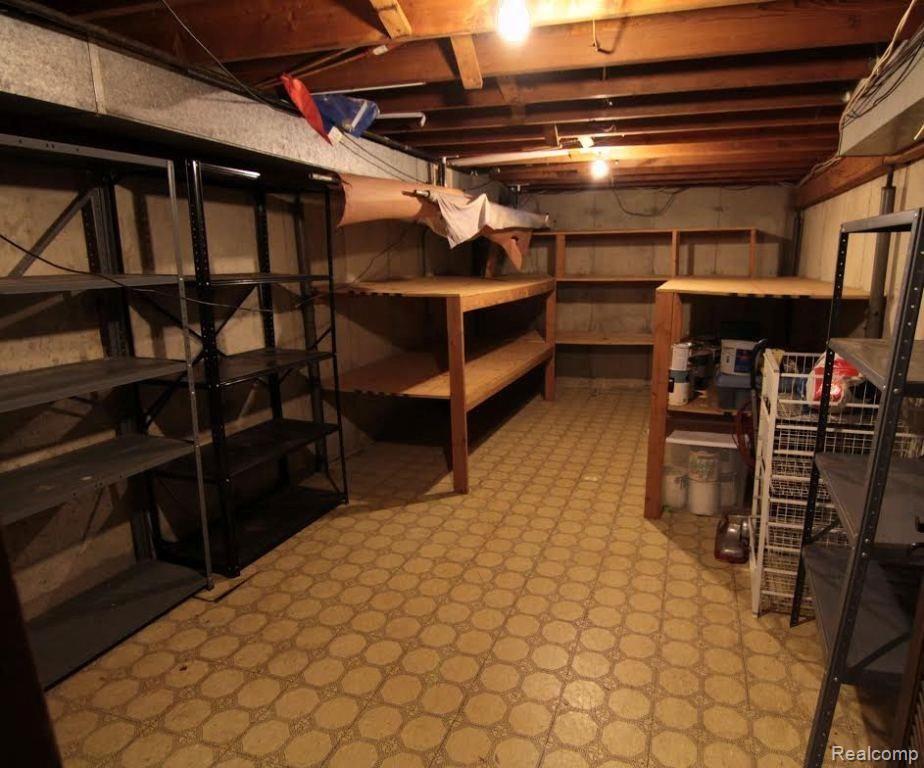 2952 North Tipsico Lake Road Hartland, MI 48353 - Photo 31 of 46 unnamed (20).jpg