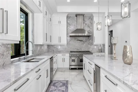 $5,995,000 | 5951 Northwest 72nd Way, Parkland, FL 33067