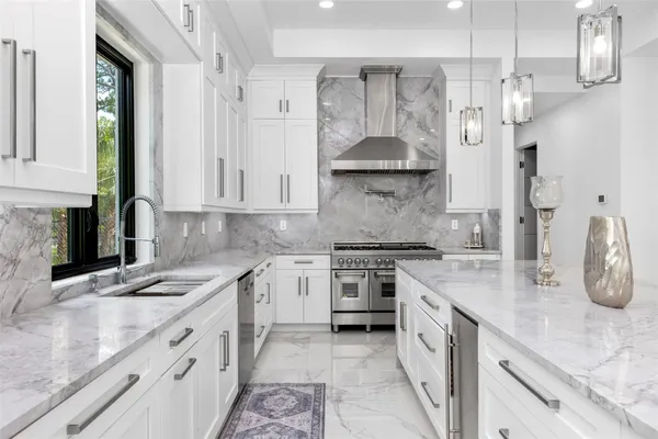 $5,745,000 | 5951 Northwest 72nd Way, Parkland, FL 33067